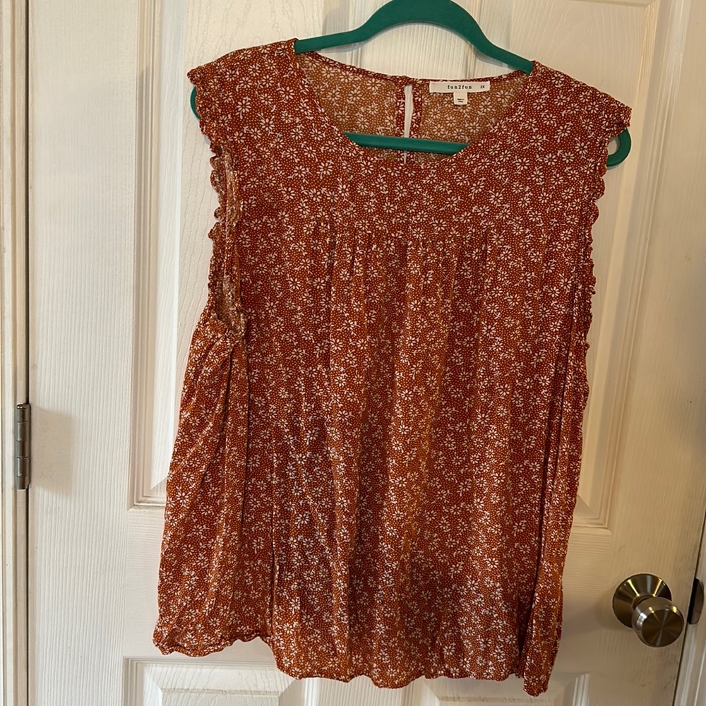 Women’s Plus Size Sleeveless Blouse